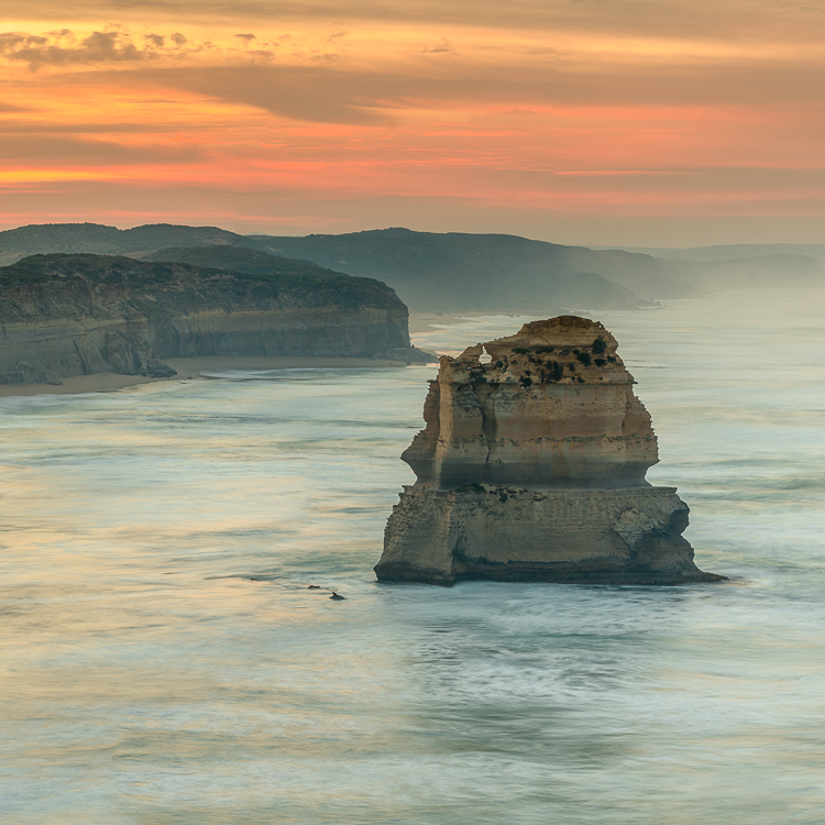 twelve apostles sunrise great ocean road